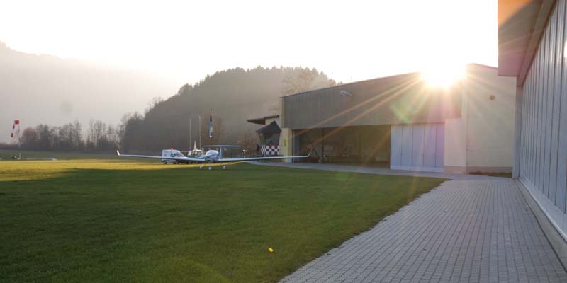 Flugplatz_Hangar.jpg